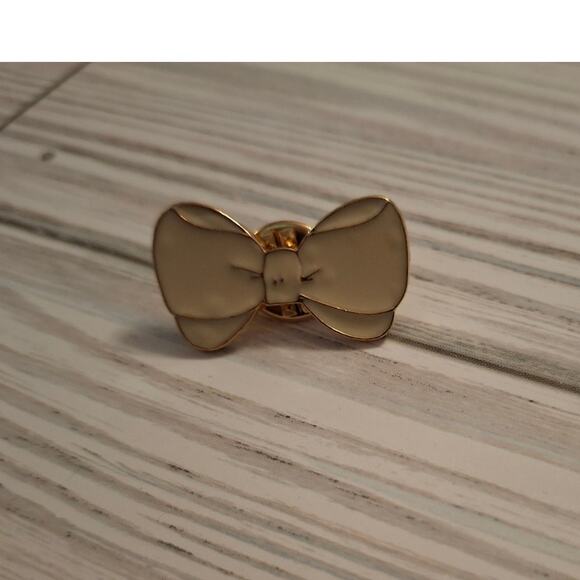 Cute Cartoon Yellow Bow Enamel Pin - Picture 1 of 2
